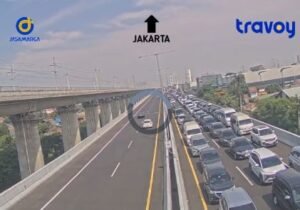 Update Tol MBZ KM 19 Pagi Ini: Arus Mudik Padat, Kendaraan Mengular ke Arah Cikampek